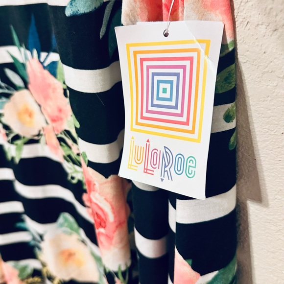 LuLaRoe Black and White Striped Floral Top size Small NWT - Picture 6 of 9